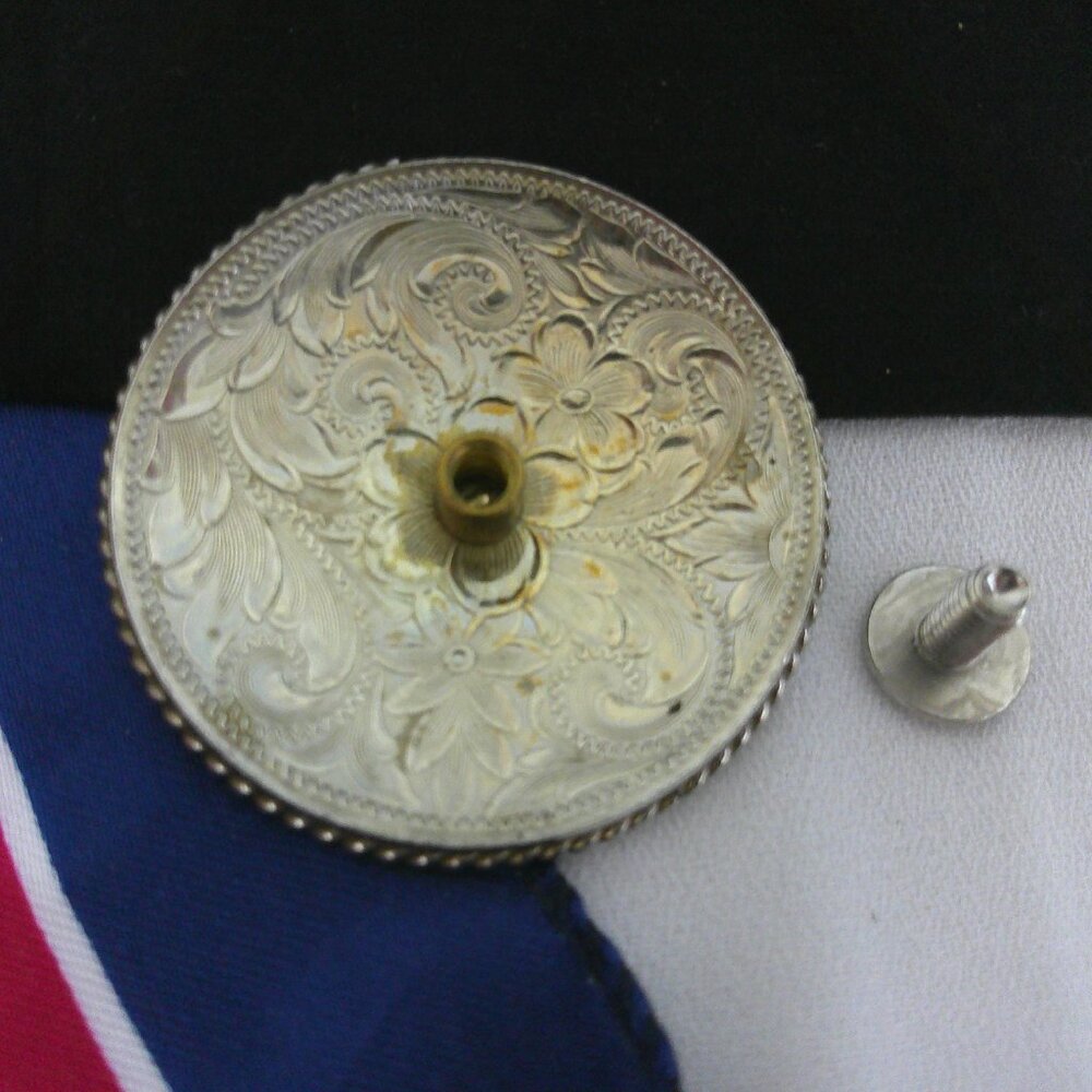 NIB Classic Silver Rope Edge 2 Inch Chap Concho. - Picture 3 of 5